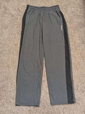 Reebok Men’s Medium Grey and Black Straight Leg Wide Leg Relaxed Track Pants